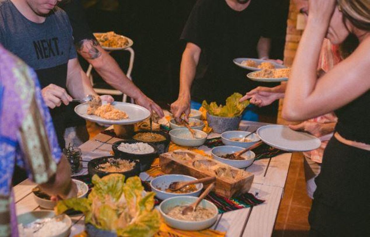 Seguir comiendo en abundancia puede llevar a una mala alimentación