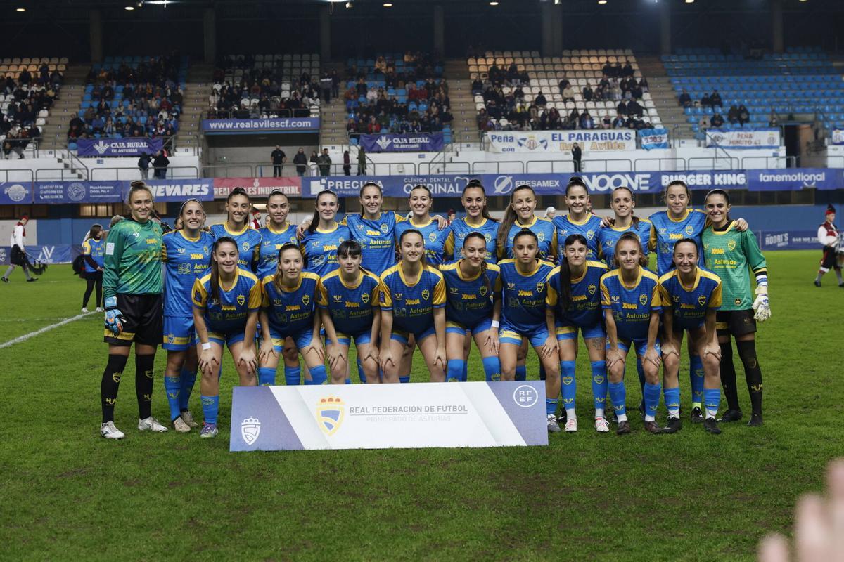 EN IMÁGENES: Así fue el debut de Asturias ante Navarra en un partido de fútbol femenino histórico en el Suárez Puerta