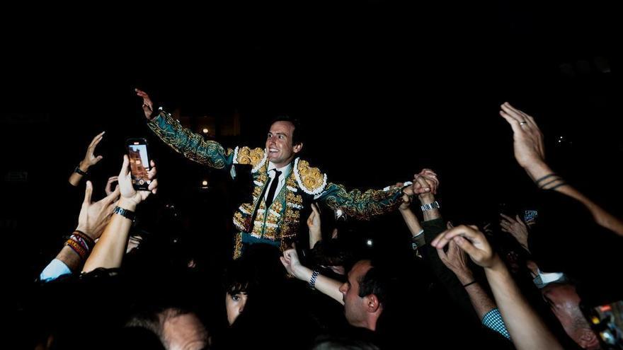 Román agiganta su leyenda en Las Ventas con otra emocionantísima puerta grande
