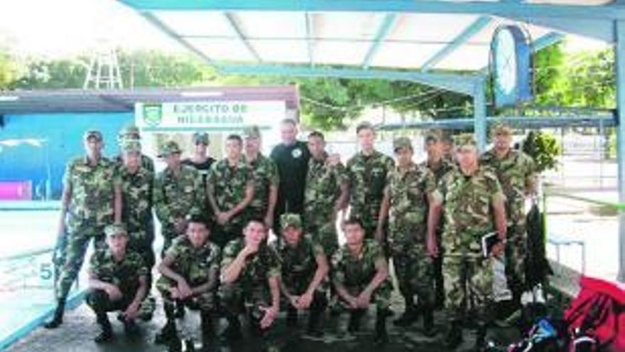 Militares nicaragüenses que han estado en la actividad solidaria.