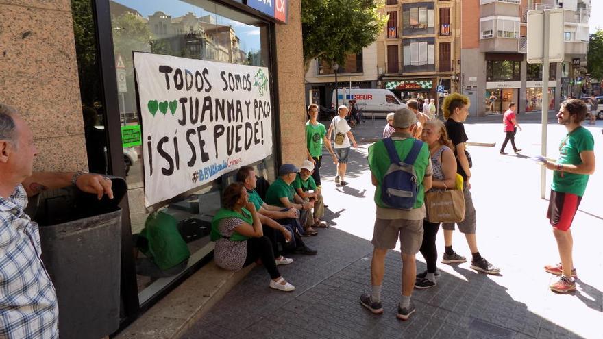 Protesta de la PAHC Bages a Manresa.