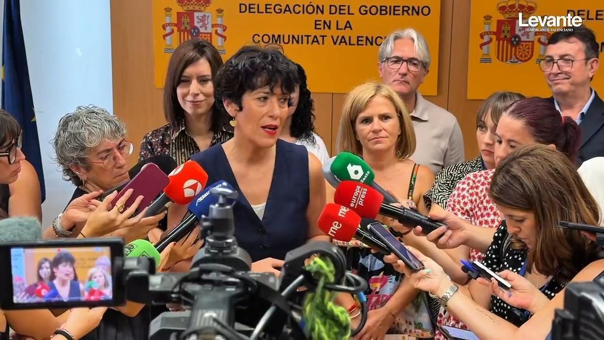 La ministra de migraciones Elma Saiz se reúne con patronal y sindicatos en València