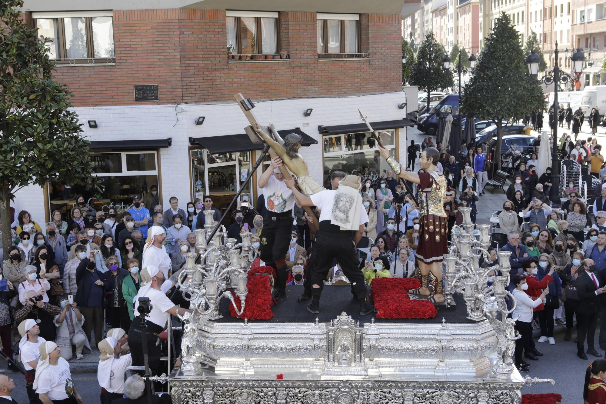 EN IMÁGENES: Así fue la procesión de los Estudiantes en Oviedo