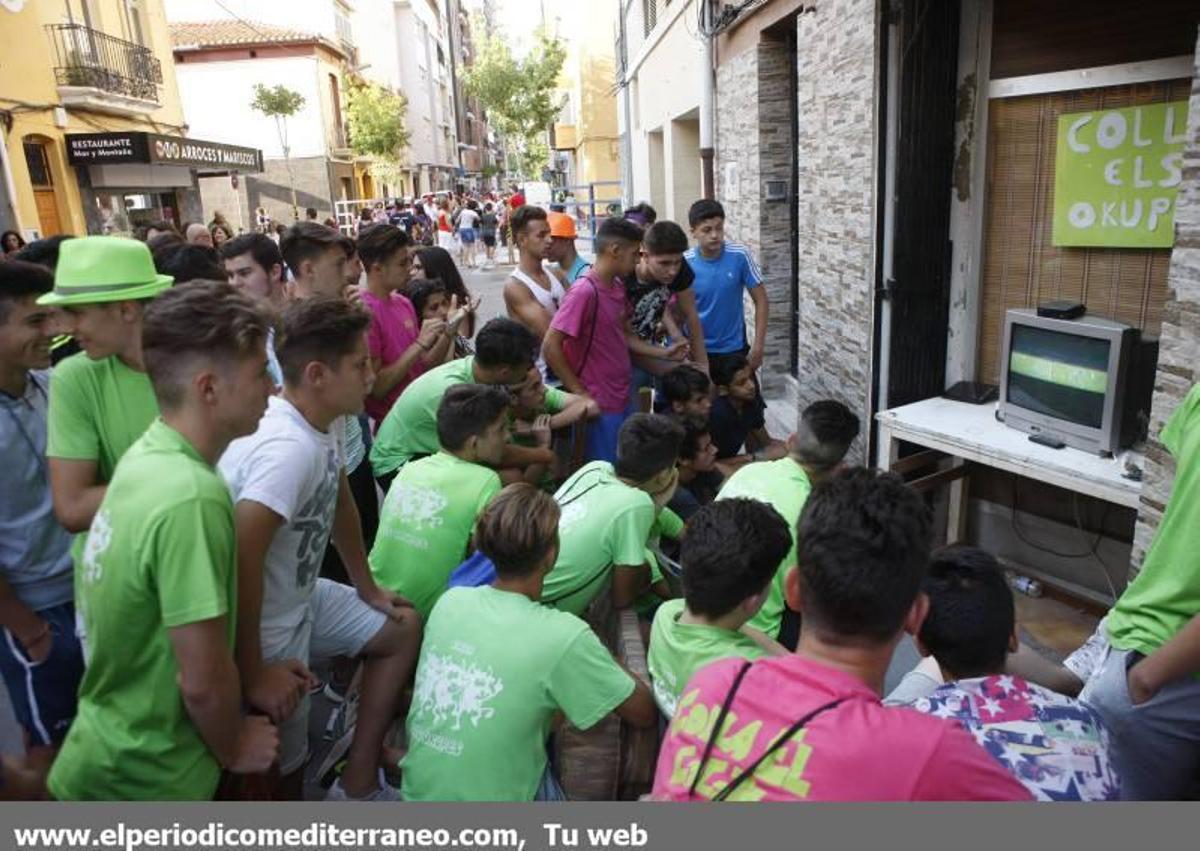 Las calles del Grao se llenan de fiesta