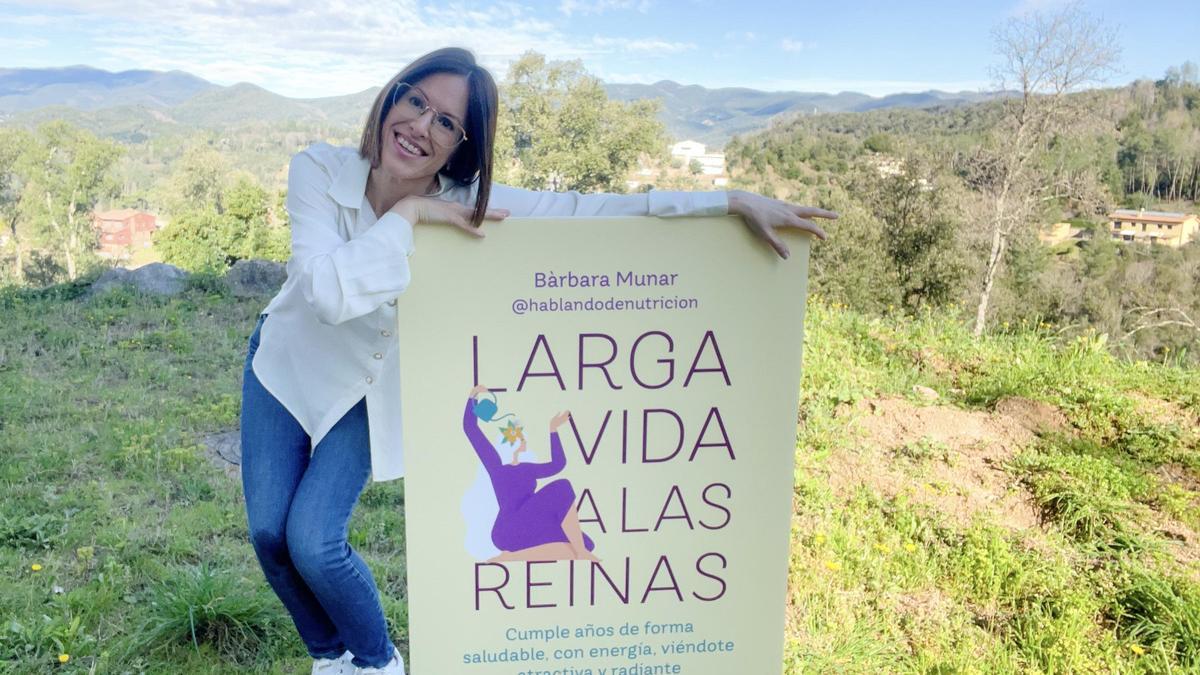 Bàrbara Munar, que tiene casi 300.000 seguidores en su canal ‘@hablandodenutricion’, con su nuevo libro.