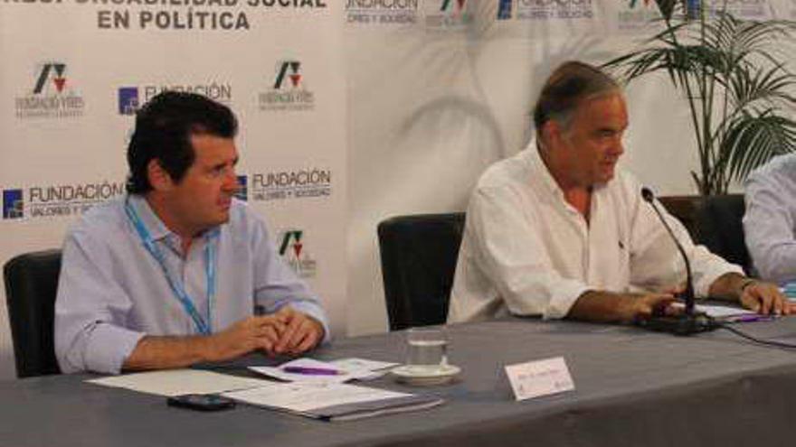José Císcar y Esteban González Pons, ayer en Xàbia.