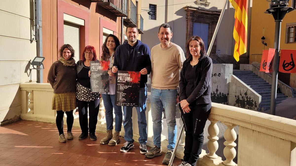 Els participants en la presentació de les Barraques de Patum del 2026
