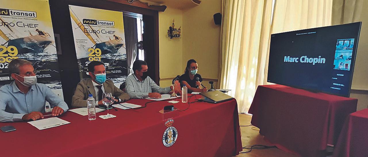 Momento de la rueda de prensa de ayer. | | EL DÍA