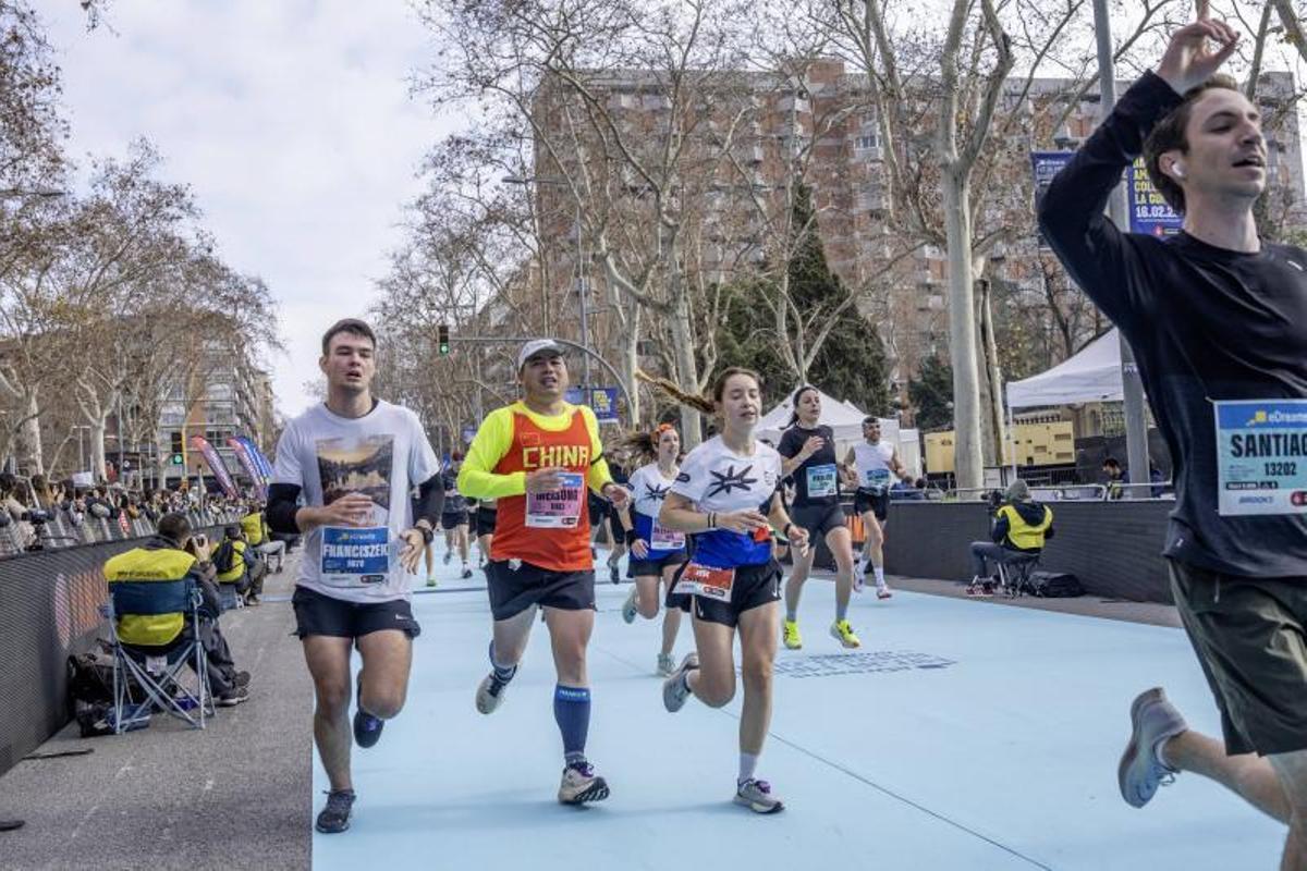 Media Maratón Barcelona 2025: Kiplimo pulveriza el récord del mundo en Barcelona
