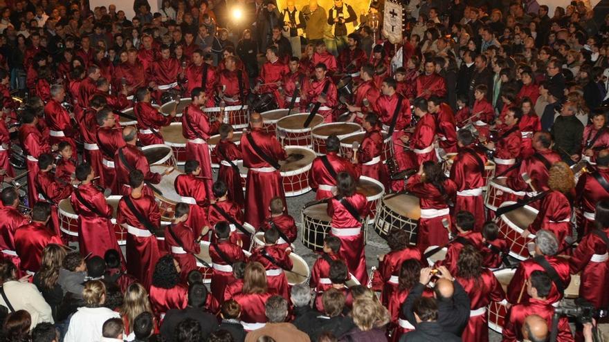 El acto protagonizado por la asociación cultural almazorina es uno de los momentos cumbre de las celebraciones en la localidad.