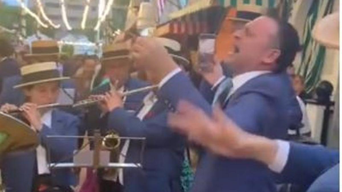 Vídeo viral Himno de la Comunitat en la Feria de Sevilla