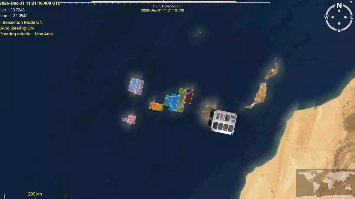 Canarias pondrá en órbita una 'constelación' de satélites para vigilar la ruta migratoria o los incendios