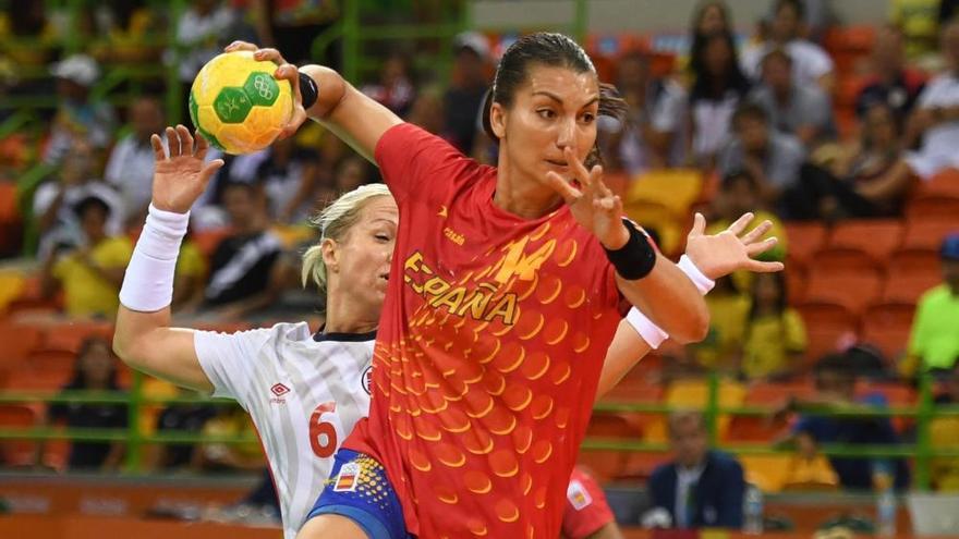 Primera derrota del equipo femenino de balonmano