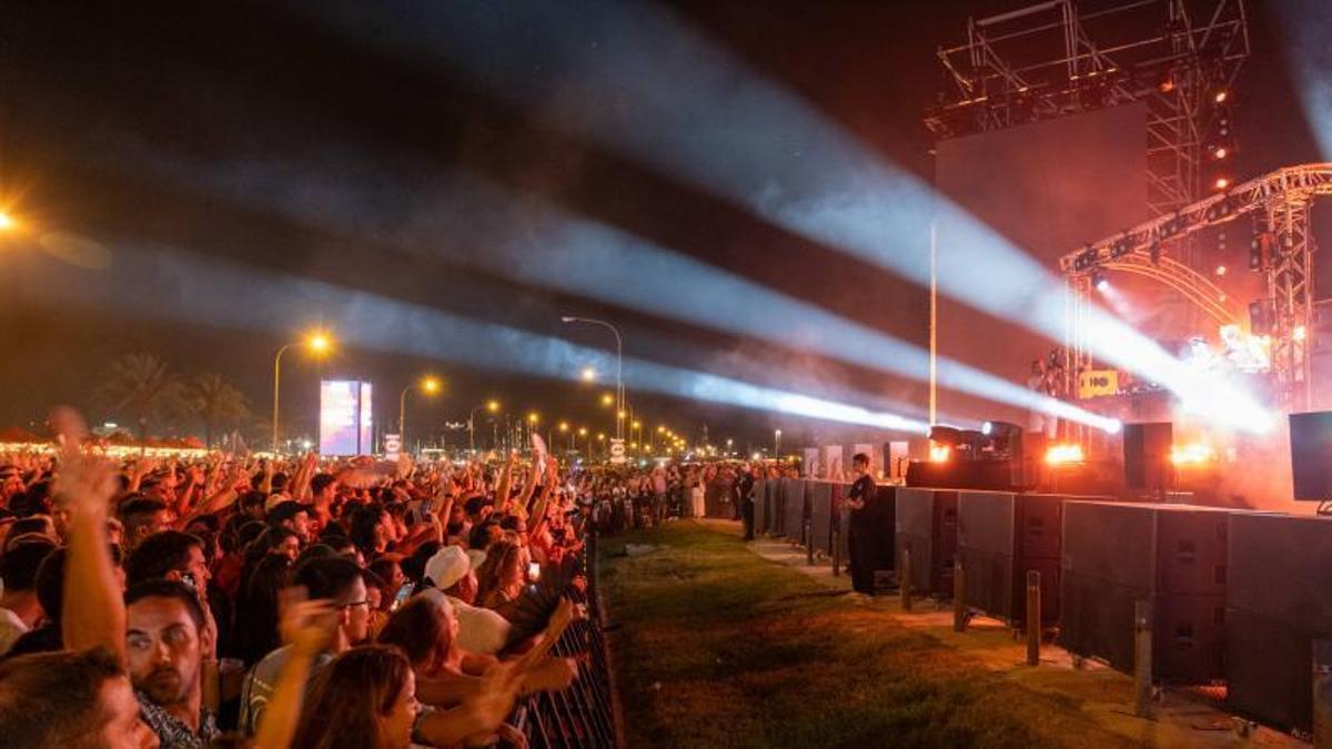 Concierto por la Patrona celebrado el año pasado en el Parc de la Mar.