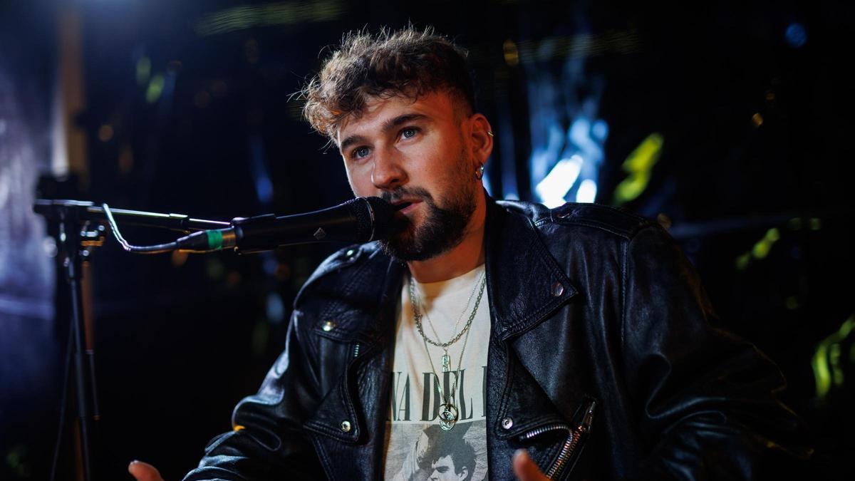 El concierto de Dani Fernández en el Coliseum de A Coruña, en el aire tras su caída en el concierto de Valencia