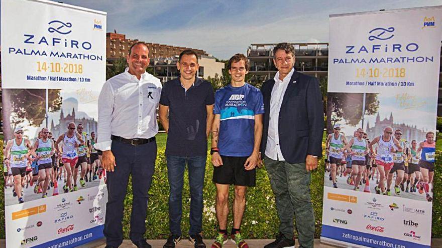 David Thompson, Mario Avellaneda, Richard Waldron y Antonio Homar presentaron ayer el Zafiro Palma Marathon.