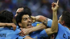 Luis Suárez celebra un gol a Anglaterra al Mundial del Brasil.