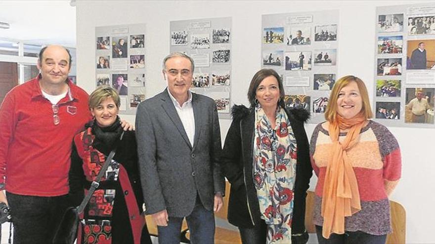 El ies antonio gala recorre sus 50 años de vida con fotografías