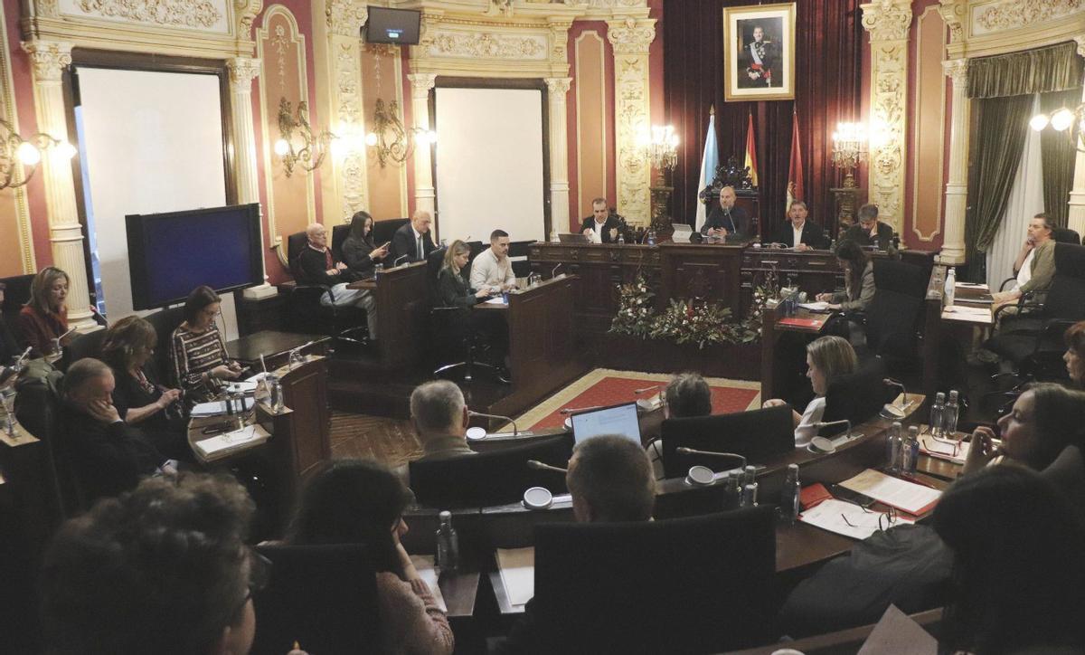 Un momento de la sesión ordinaria celebrada ayer en el consistorio. | IÑAKI OSORIO