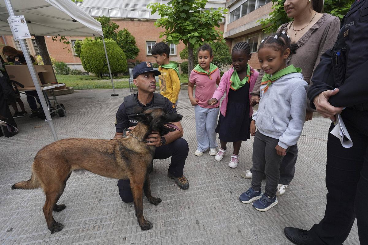 Les imatges dels Mossos d’Esquadra al Trueta per donar suport a la recerca pediàtrica