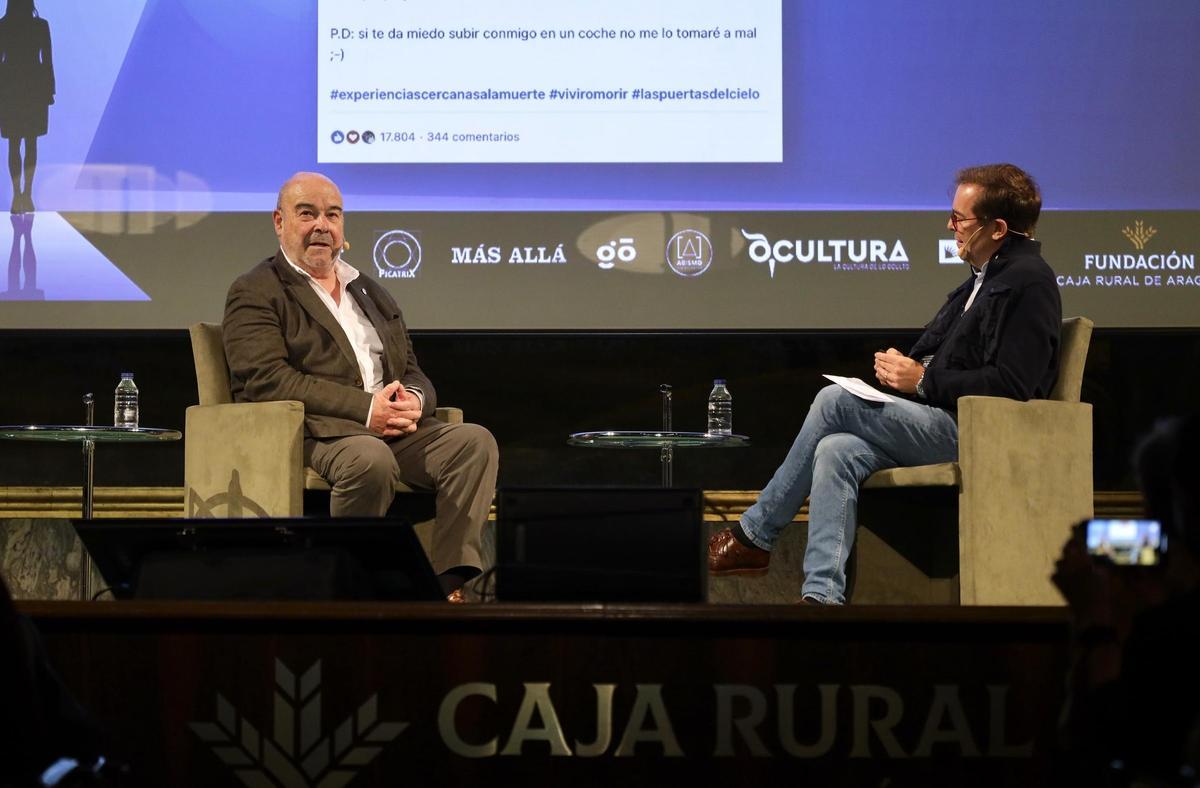 Antonio Resines y Javier Sierra, este viernes, en Ocultura.