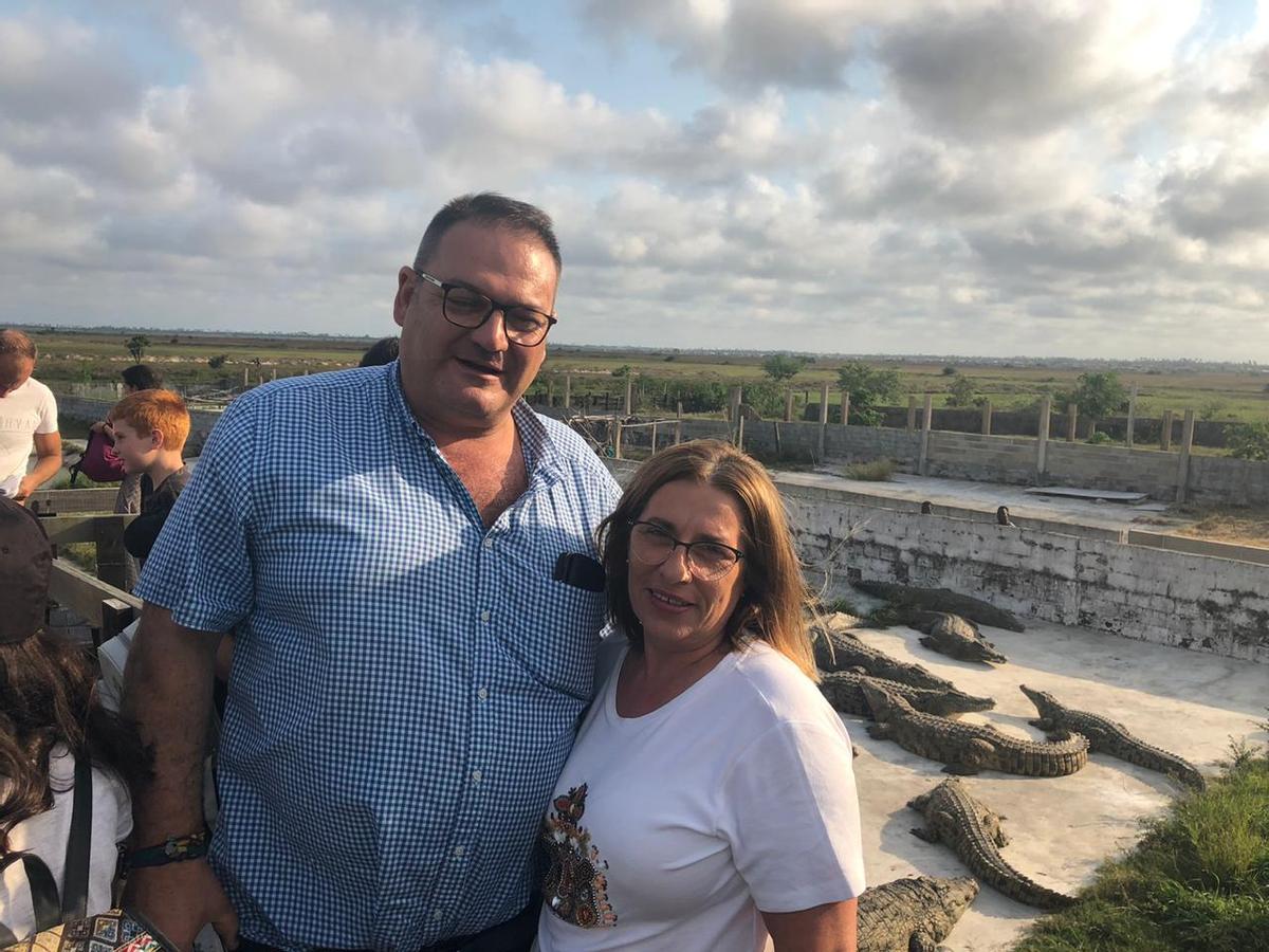 Nicolás Pérez con su mujer, Mary