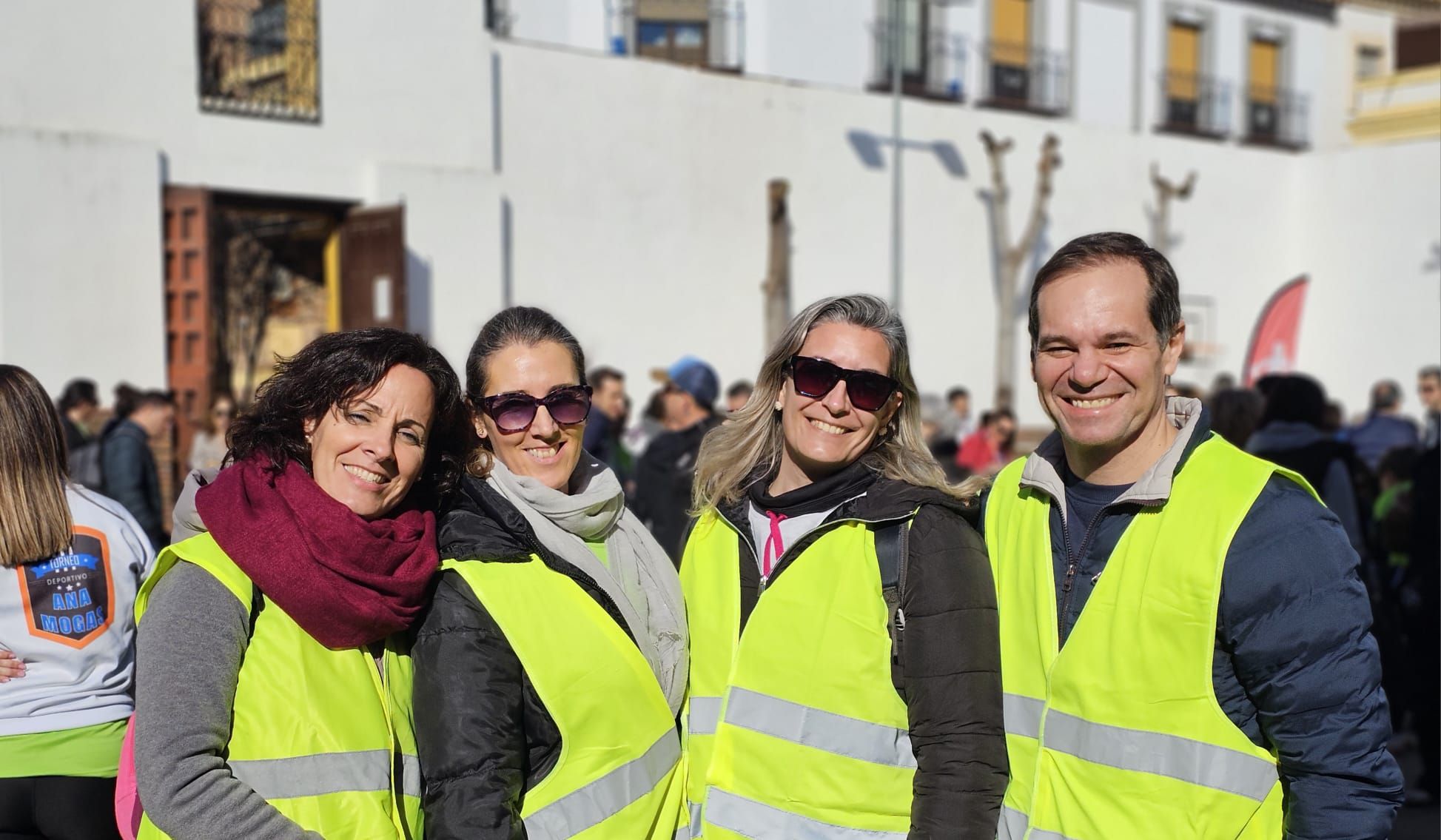 La carrera solidaria del colegio Divina Pastora recorre las calles del centro de Córdoba