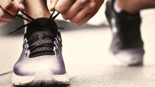 Trucos para eliminar el mal olor de las zapatillas