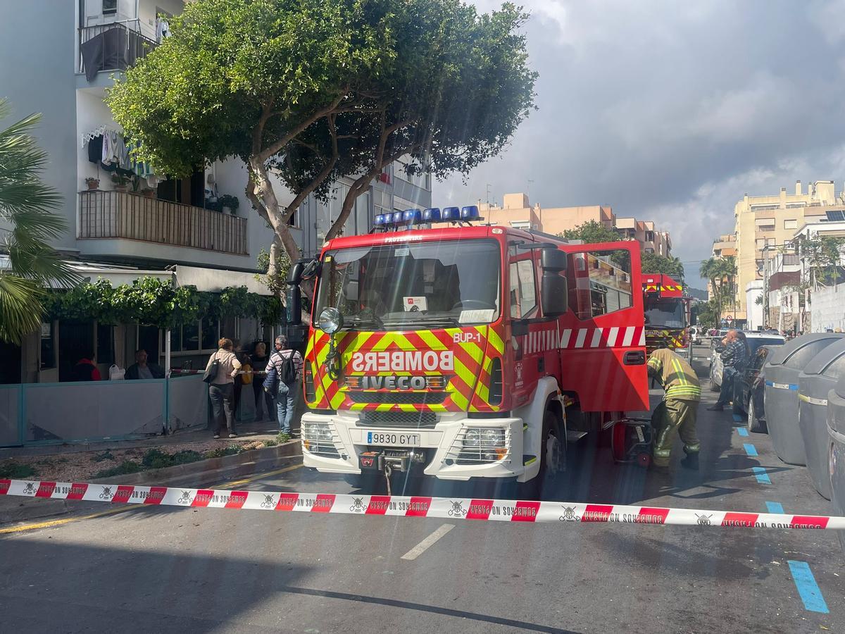 Todas las imágenes del incendio en una vivienda de ses Figueretes, en Ibiza Todas las imágenes del incendio en una vivienda de ses Figueretes, en Ibiza