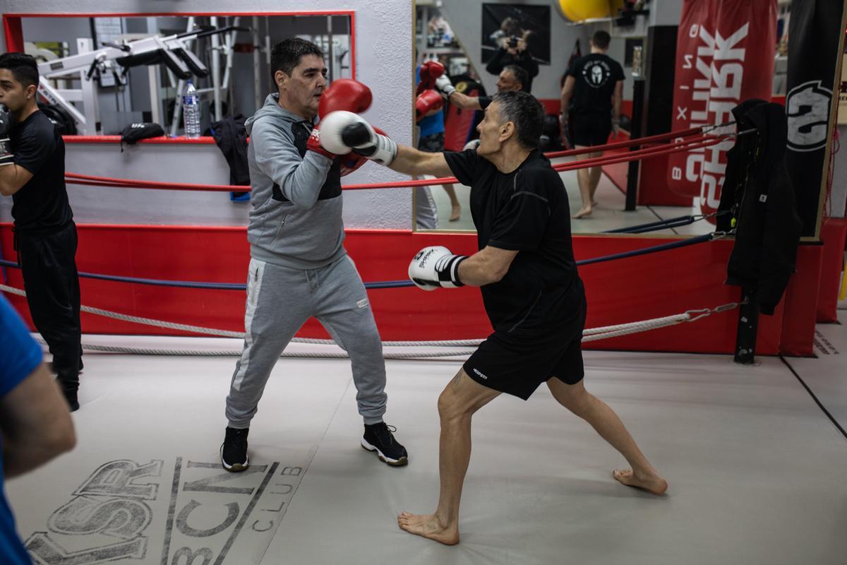 Entrenamiento de boxeo en el gimnasio DKSR para la rehabilitación de toxicómanos