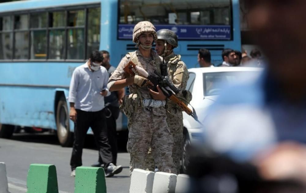 Imatges de Teheran, on Estat Islàmic ha atacat el Parlament iranià i al mausoleu de Ruhol·lah Khomeini