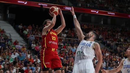 La entrada en pista de Llull animó al equipo español