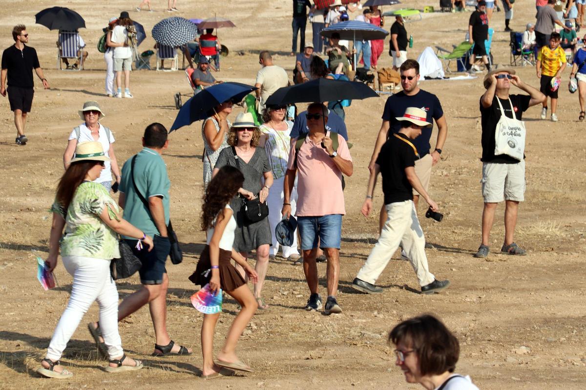 Expectativa, calor i nervis poc abans de l’eclipsi solar total a Catalunya Expectativa, calor i nervis poc abans de l’eclipsi solar total a Catalunya