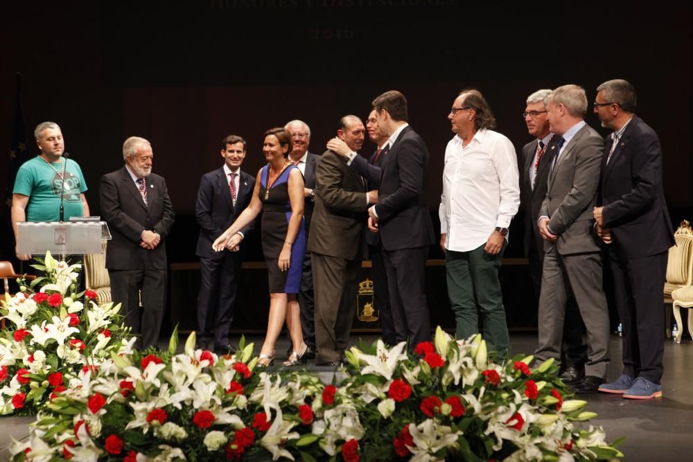 Entrega de las distinciones del Ayuntamiento de Gijón