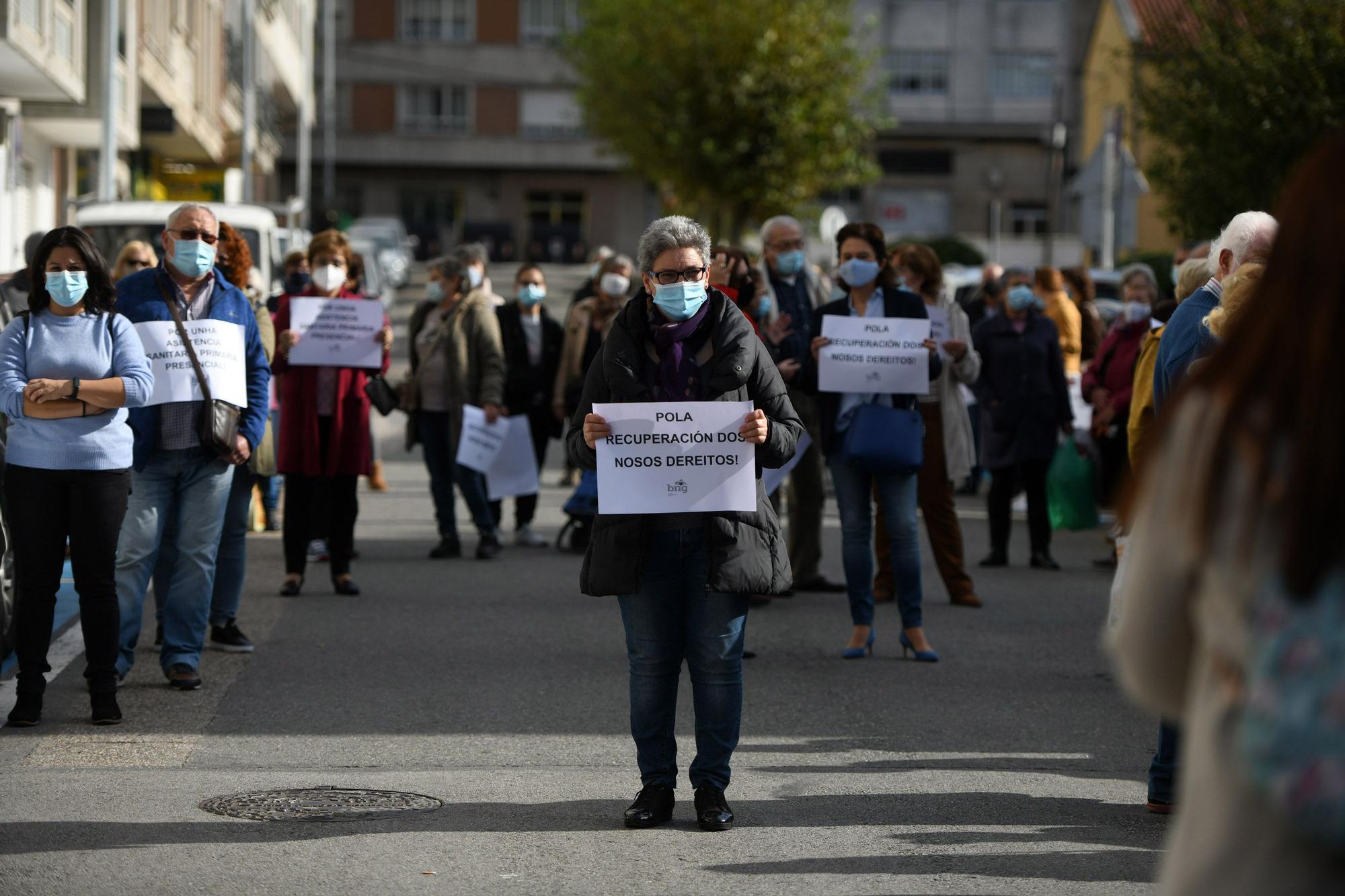 Protesta en Marín por la atención sanitaria presencial