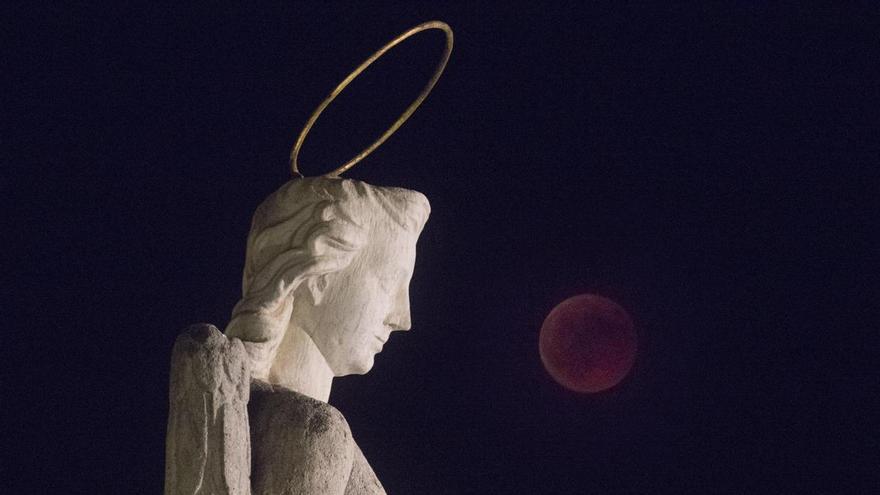 Así será la "luna de sangre" en Córdoba: prepárate para madrugar el próximo viernes para ver el eclipse lunar parcial