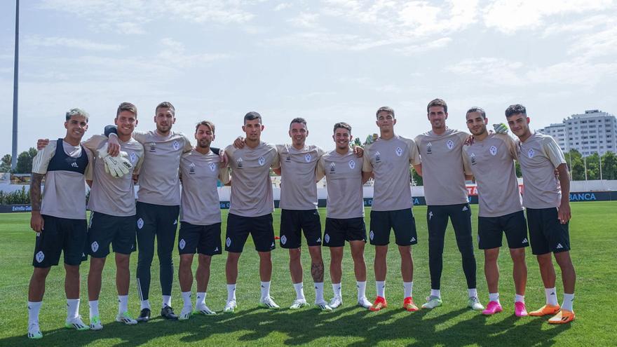 Sotelo, Fontán, Rubén Blanco, Vázquez, Domínguez, Aspas, Carreira, Gael Alonso, Villar, Miguel Rodríguez y Hugo Álvarez, en el Algarve portugués el verano pasado.