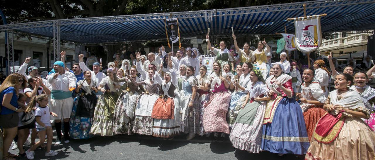 La Cerámica fue la gran protagonista del desfile con su primer premio especial y cuarto infantil.