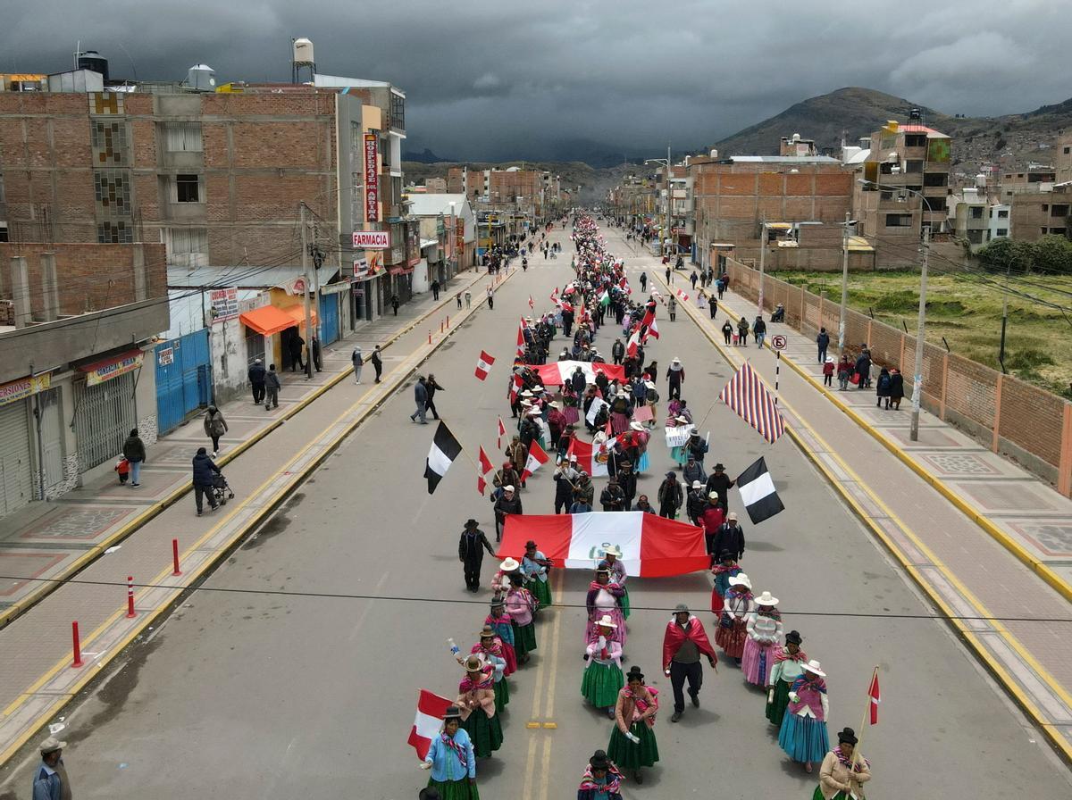 Miles de peruanos exigen en las calles la dimisión de Dina Boluarte