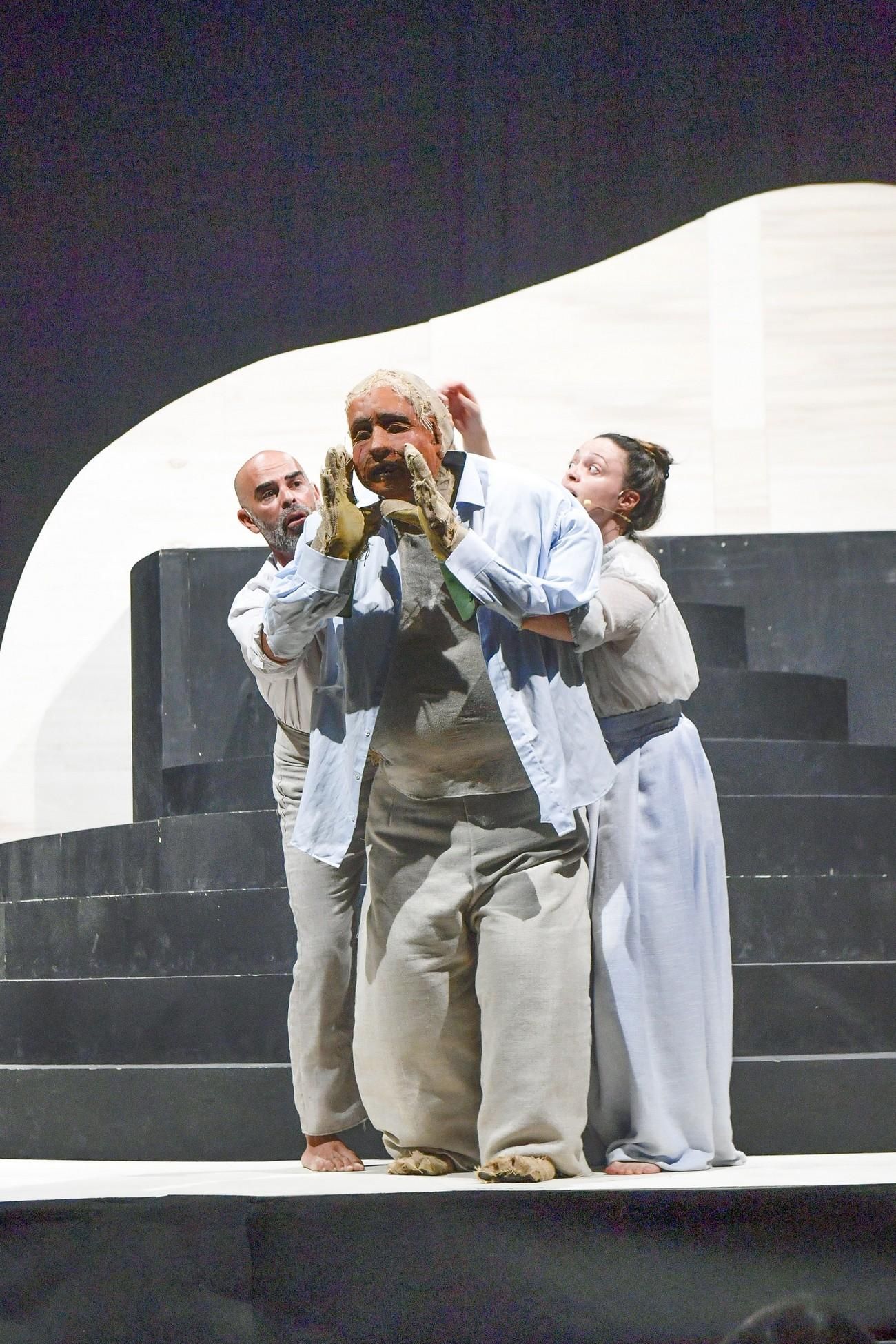 ‘Mararía la de Femés’ muestra su espíritu rebelde y combativo en el Teatro Pérez Galdós