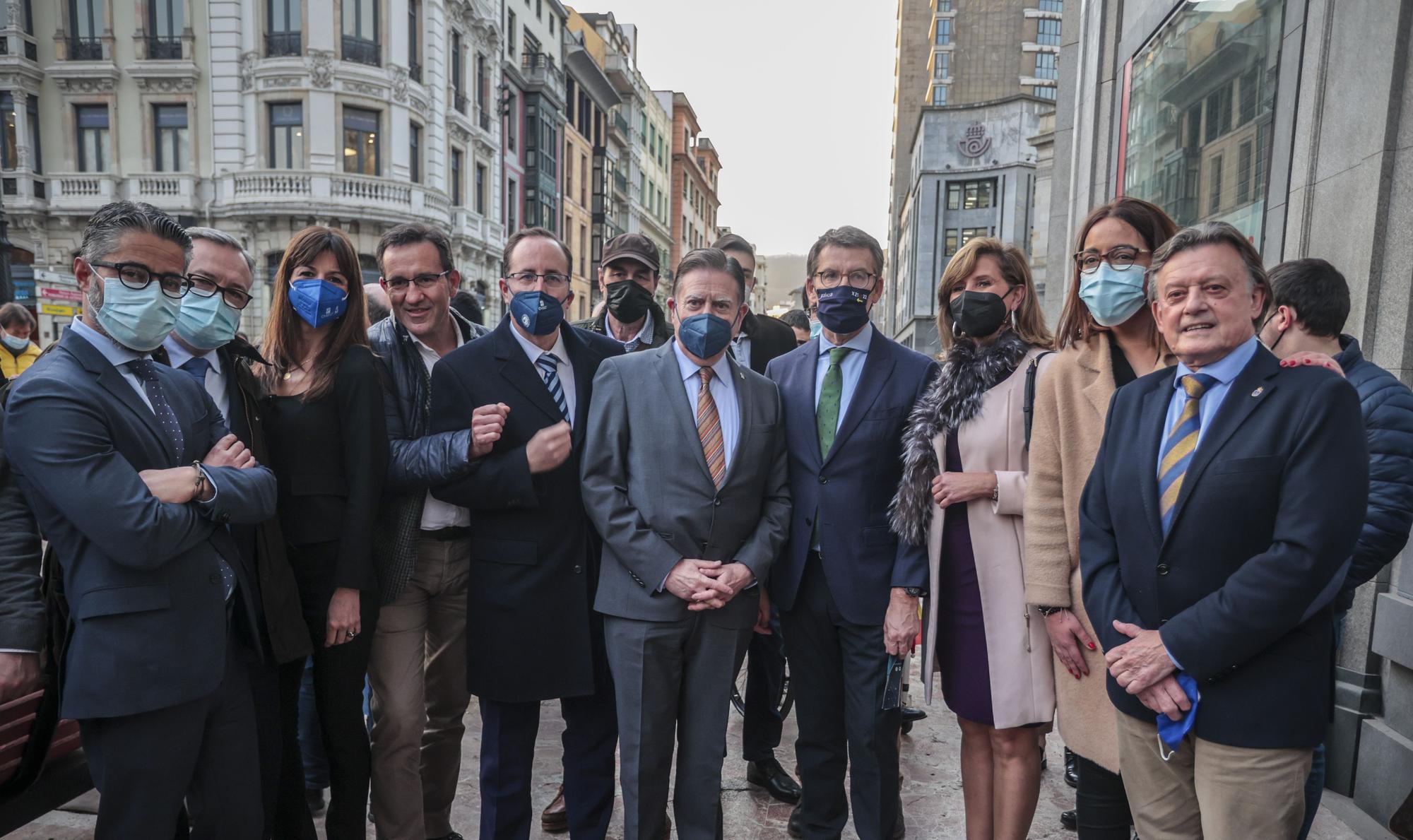 Núñez Freijóo se encuentra con los populares asturianos en Oviedo