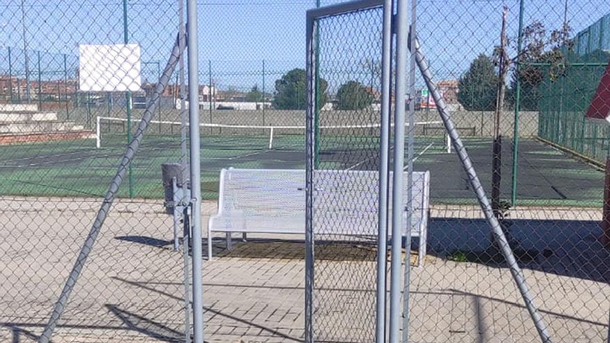 Más de 24.000 euros para la renovación de las pistas de tenis de Los Salados  de Benavente