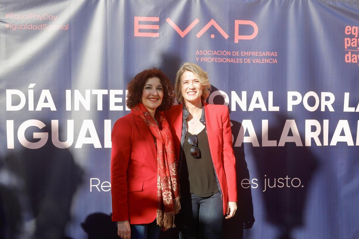 La presidenta de la Asosciación de Empresarias y Profesionales de Valencia (EVAP), Marta Iranzo, en un acto en favor de la igualdad salarial.