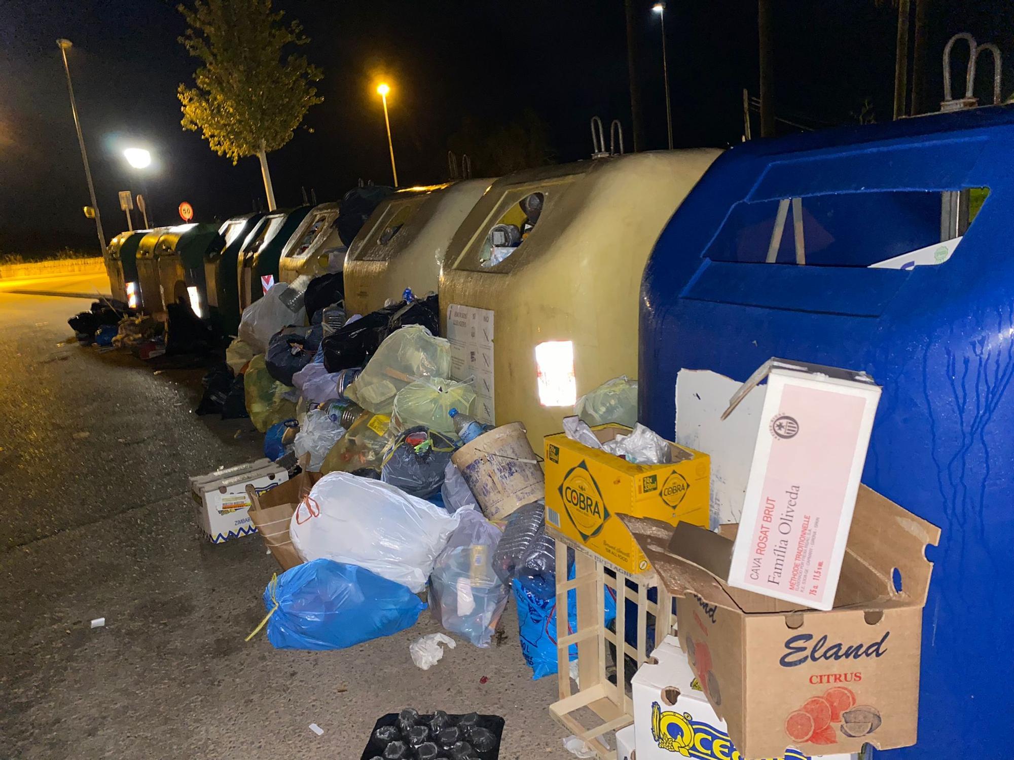 Queman contenedores en Santanyí que se ve obligado a asumir la retirada de basura