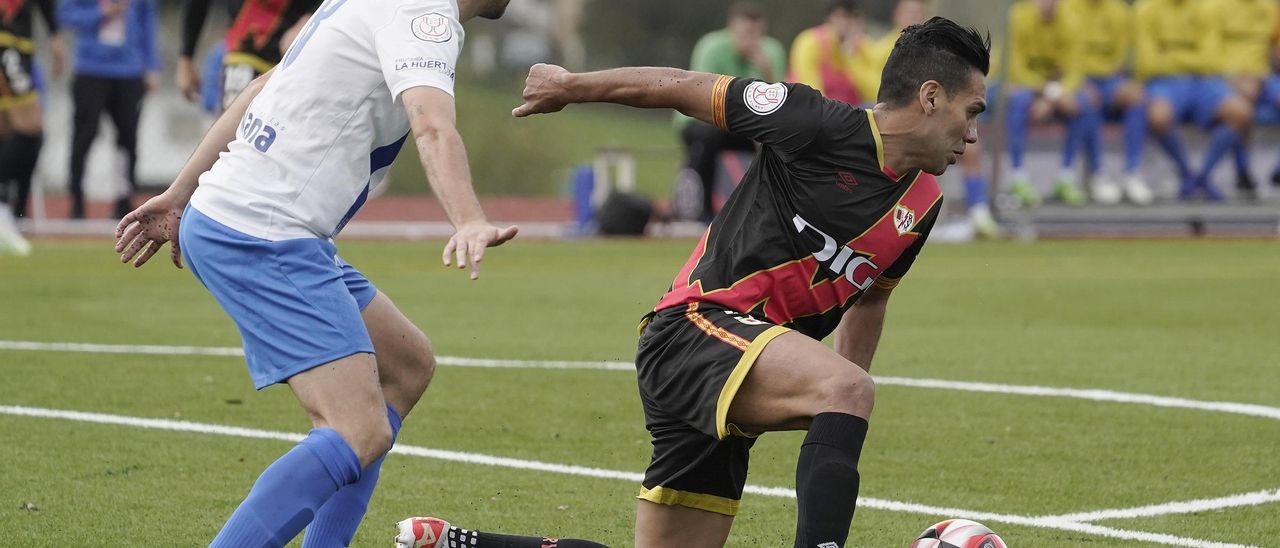 Radamel Falcao, en el partido contra el Lugones.