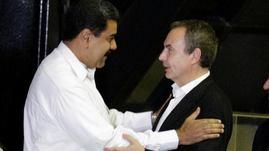 Nicolás Maduro saluda a José Luis Rodríguez Zapatero.