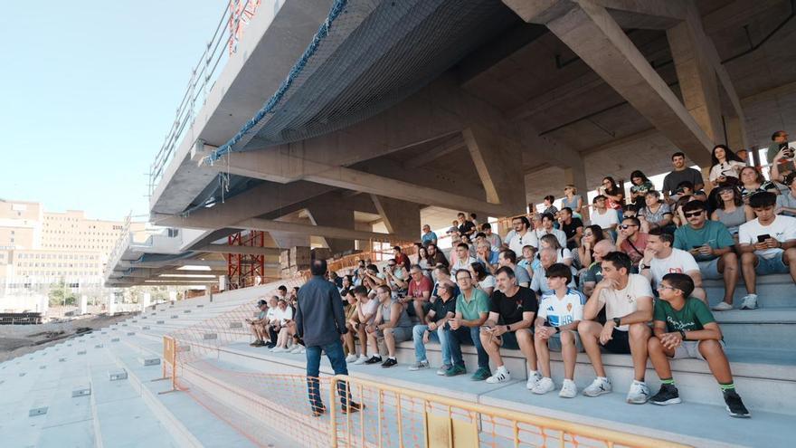 Los primeros zaragocistas en regresar a La Romareda: "Va a ser impresionante, a ver si se cumplen los plazos"