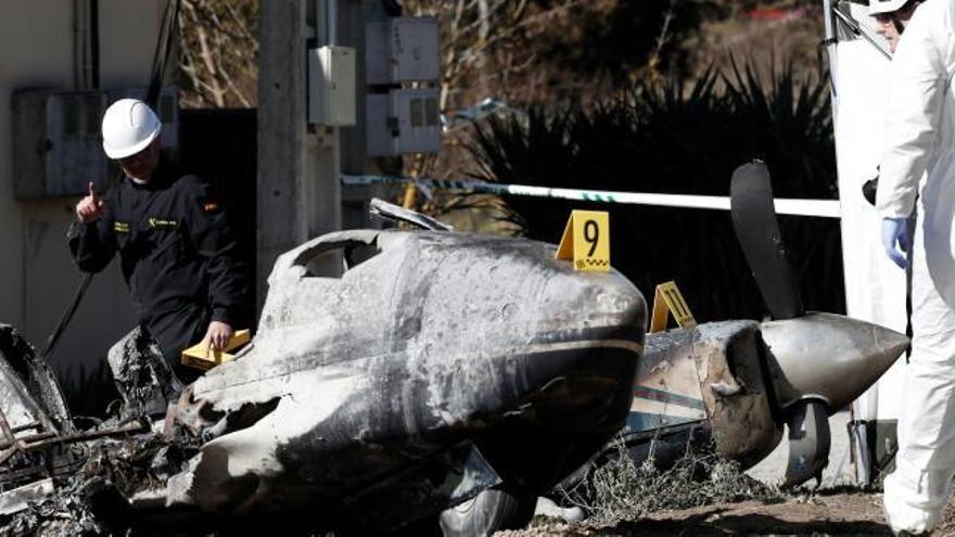 Investigan los restos de la avioneta estrellada en Navarra