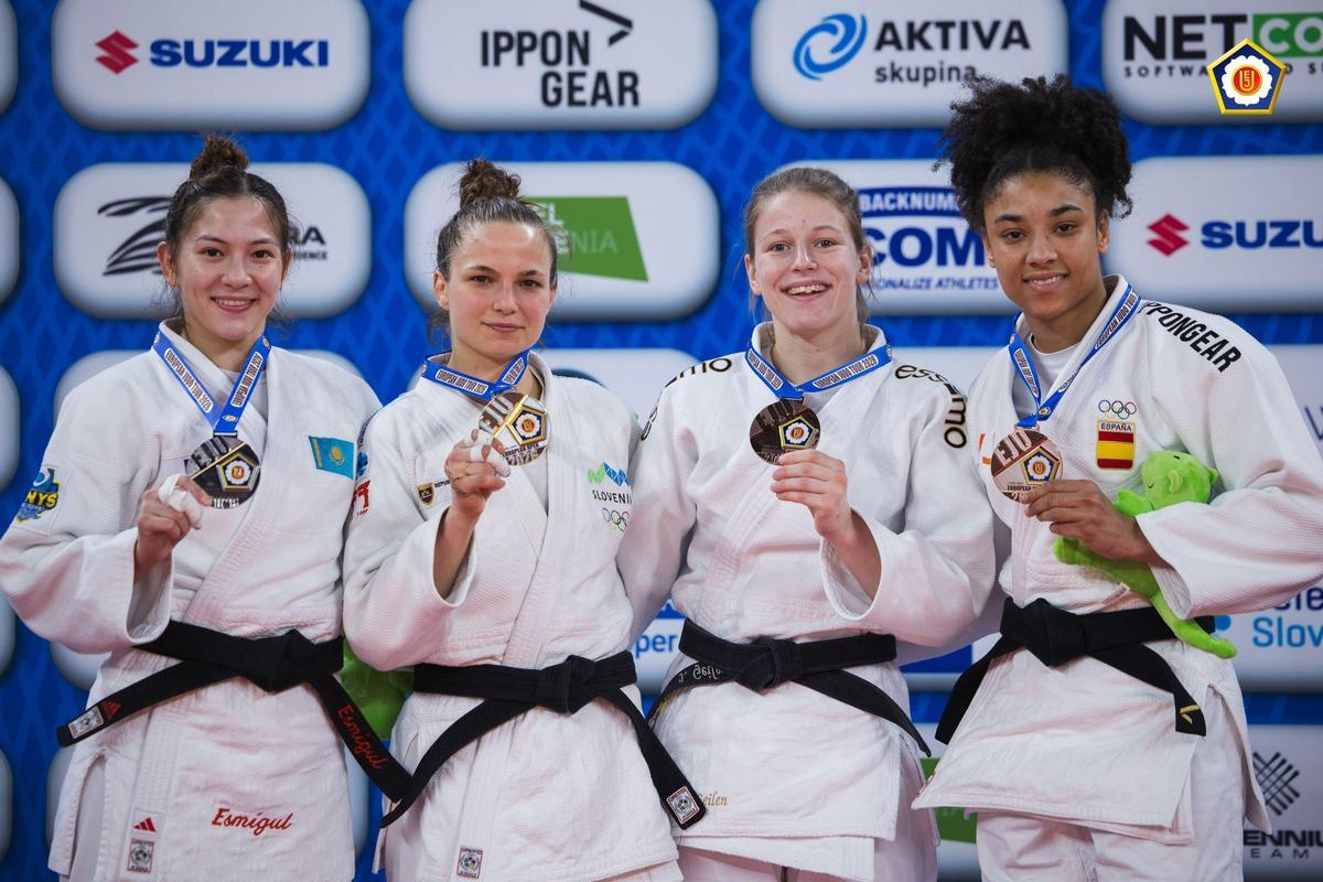 Ariela Sánchez se cuelga la medalla de bronce en el European Open de Liubliana tras imponerse en el combate por el tercer puesto de la categoría -63 kg.
