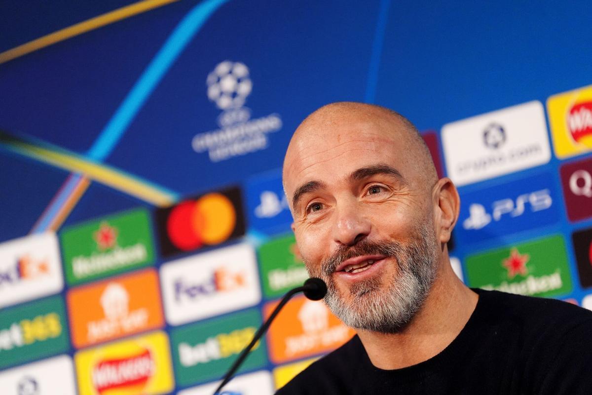 24 November 2025, United Kingdom, London: Chelsea manager Enzo Maresca looks on during a press conference ahead of Tuesday's UEFA Champions League soccer match agianst Barcelona Stamford Bridge, London. Photo: Bradley Collyer/PA Wire/dpa 24/11/2025 ONLY FOR USE IN SPAIN. Bradley Collyer/PA Wire/dpa;Unclassified Soccer;soccer;sports;football;UEFA Champions League - Chelsea Presser